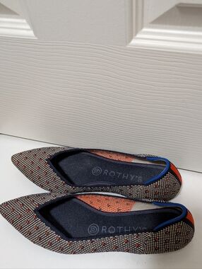 Rothys Coral Dot Points Size 8 Flats